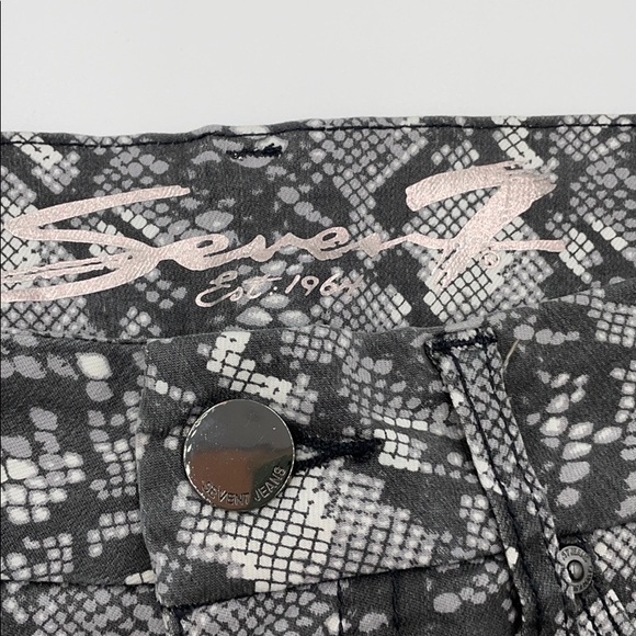 Seven7 Tummy Less High Rise Jeans - Picture 7 of 10